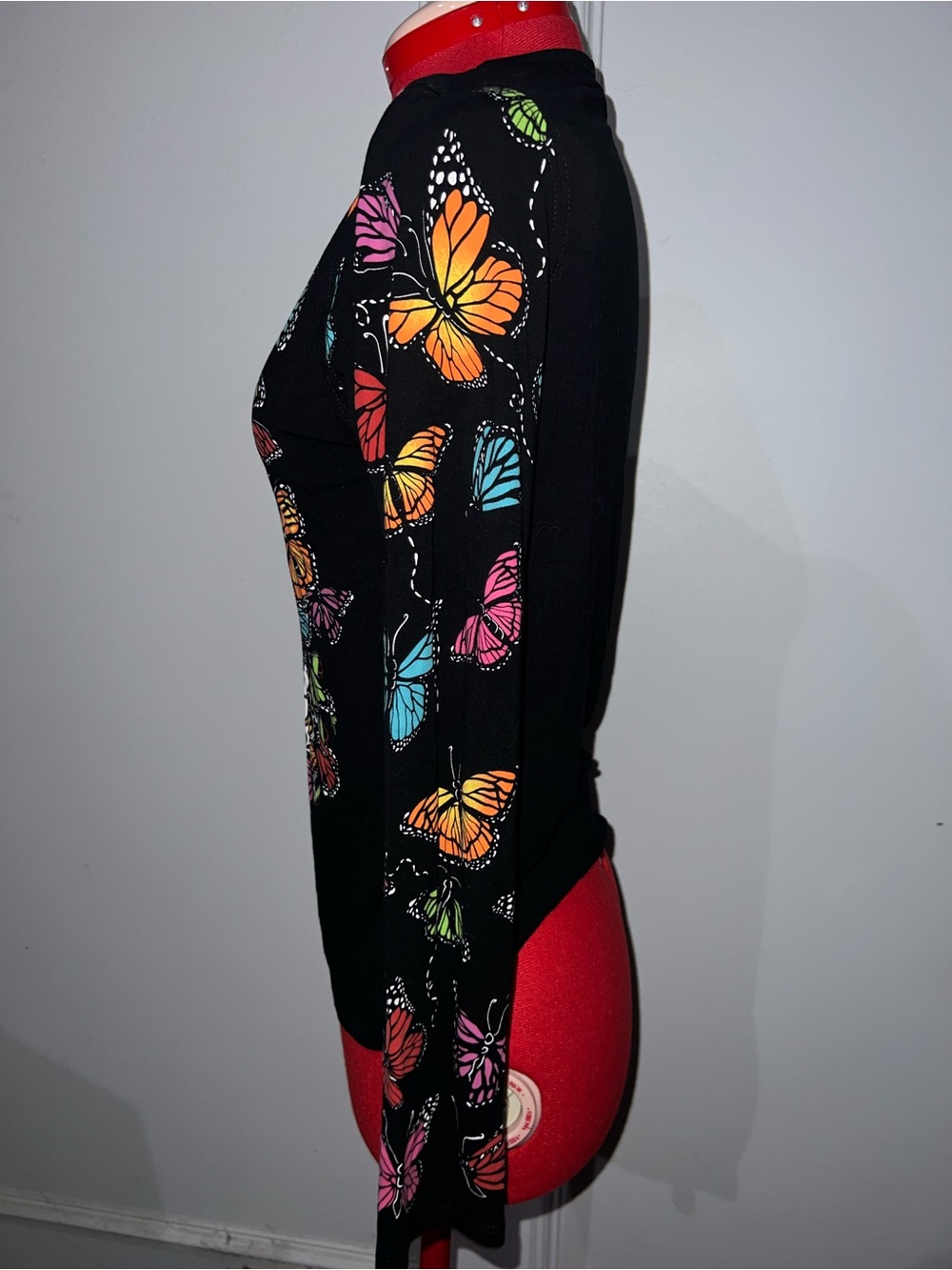!Ay Guey! Women’s Black Long-Sleeve Sugar Skull Butterfly Print Top size medium - Picture 5 of 7